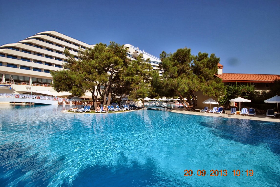 imagini hotel TITANIC LARA